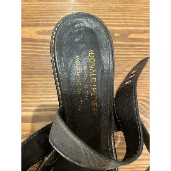 Vintage Donald J Pliner Metallic Silver Cerel Block Heels, sz 7 1/2 - Picture 3 of 9